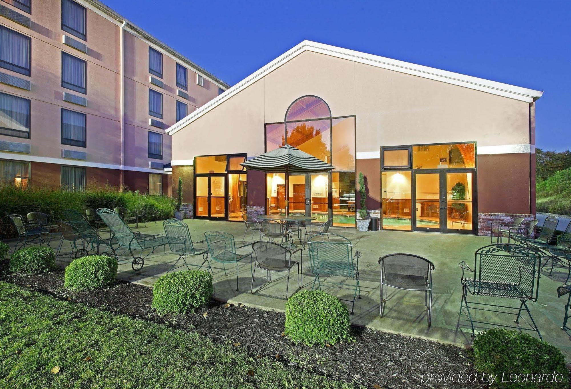 Holiday Inn Express Hotel & Suites Harrison Exterior foto